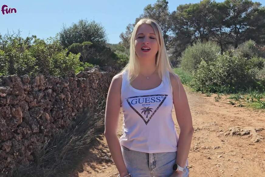 Lady-Tamara: JEANS P**s FETISCH - Ich p**s in meine Hotpants