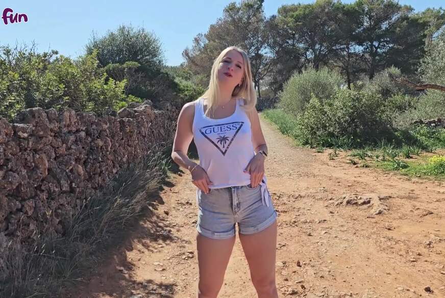 Lady-Tamara: JEANS P**s FETISCH - Ich p**s in meine Hotpants