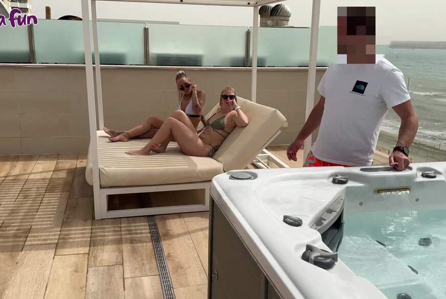 Zwei heiße B*****s verführen Poolboy von Lady-Tamara pic4