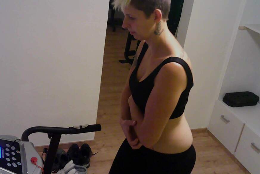 Sexy-Dany: Auch ich muss trainieren und zwar NACKT