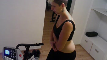 Auch ich muss trainieren und zwar NACKT