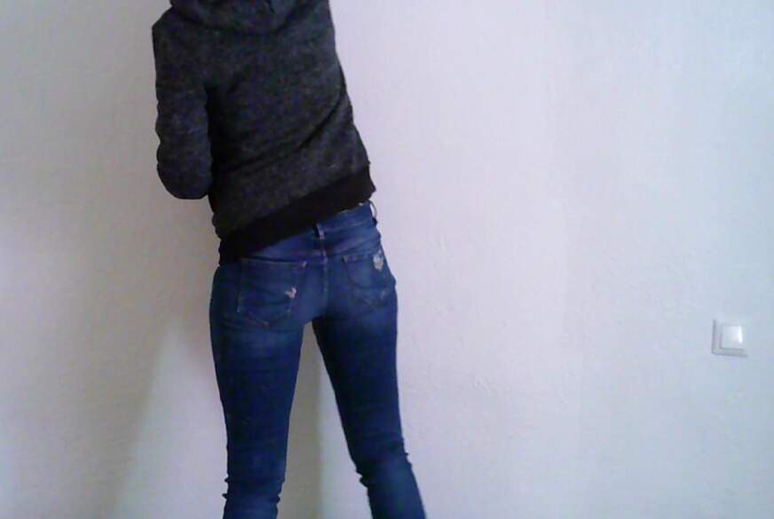 Sexy-Dany: Beim Malern in die Hose g*****t.