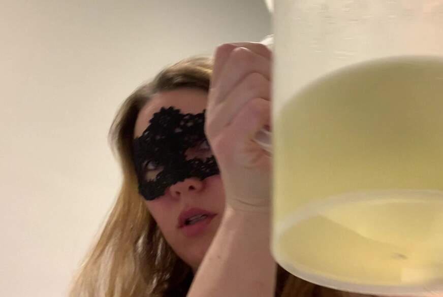 secret-b**terfly: Es gibt einengende L****g Natursekt für euch