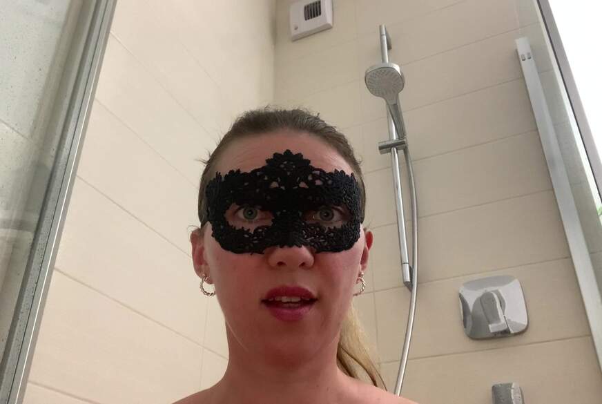 secret-b**terfly: Golden Shower in der Dusche