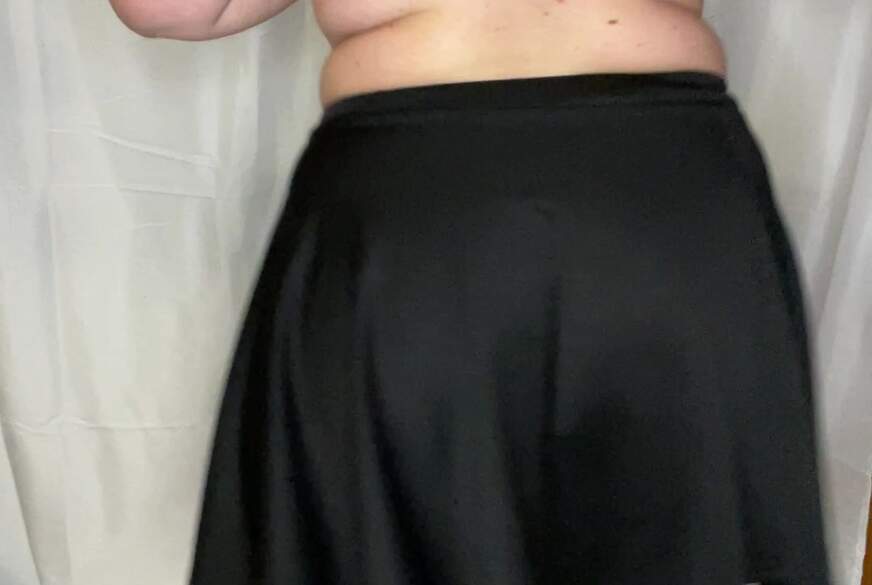 BigBootyBee: Ich zeige meinen prächtigen A***h und posiere für dich