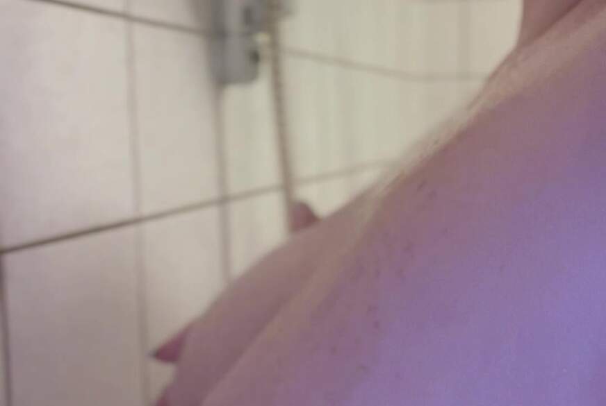 LoreensKiss: Ich bin Duschen ... Kommst du mit