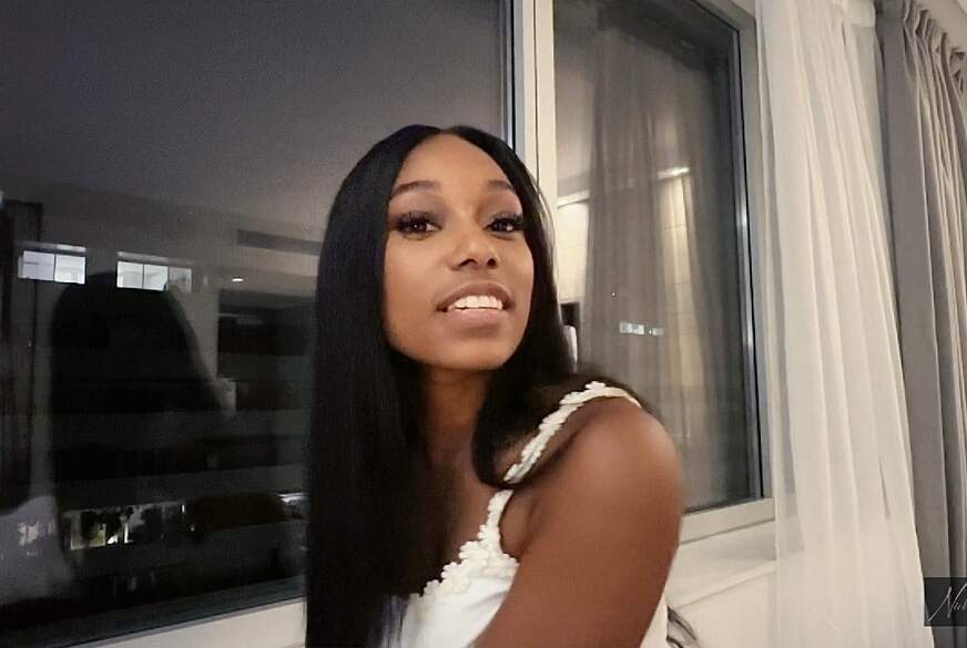 Seine F*******e schluck ich immer...d********t Belohnung! von Nicki-Jenna