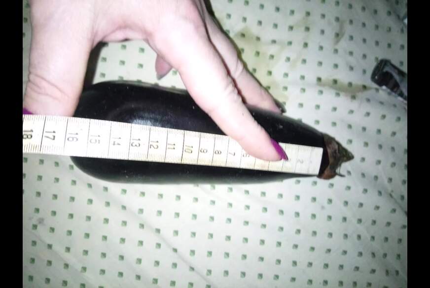 CuteDebby: Wird die Aubergine rein passen?