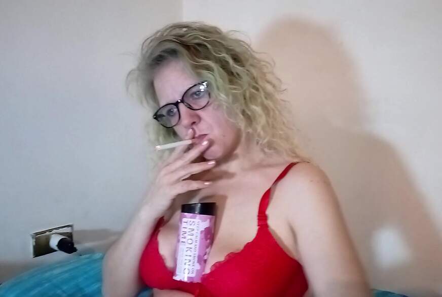 CuteDebby: Lass uns doch mal eine rauchen