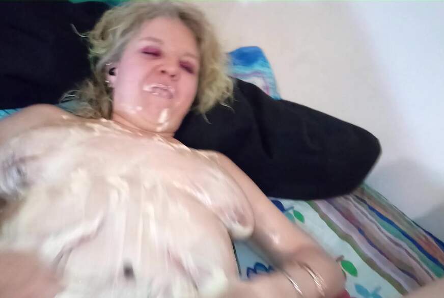 CuteDebby: Sauerei mit Mayo