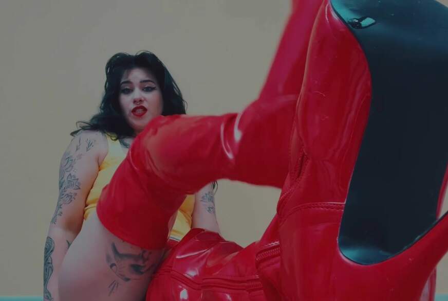 Leck die Stiefel von Lady Valentina! von Lady-Valentina