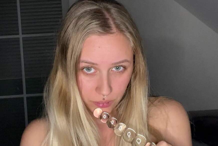 GEILE BLONDINE TRAINIERT B**wJOB MIT DILDO von lunaforever18