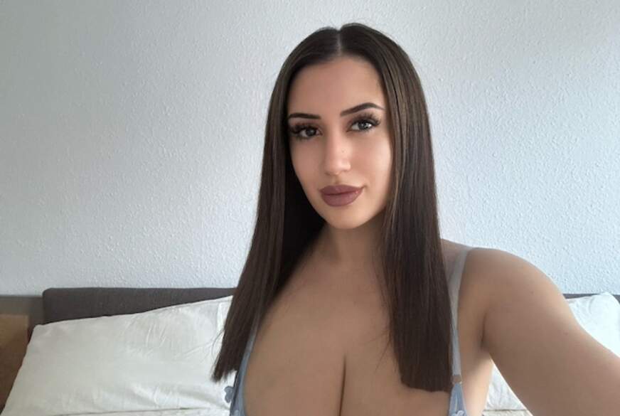 Dahliahadid: Body Oil und Dildo F**k