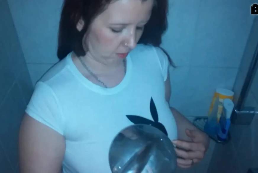 Big-Boobs: Wet T-Shirt Boobs