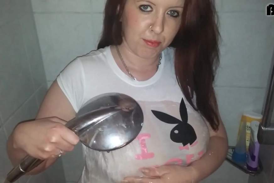 Big-Boobs: Wet T-Shirt Boobs