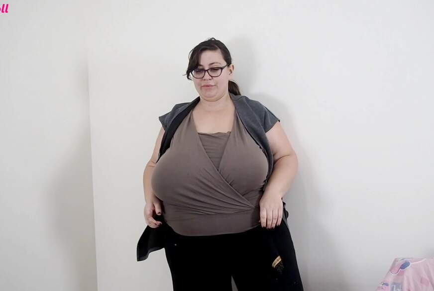 NinaDoll: Fliegende RIESIGE Brüste schütteln, hüpfen, wackeln