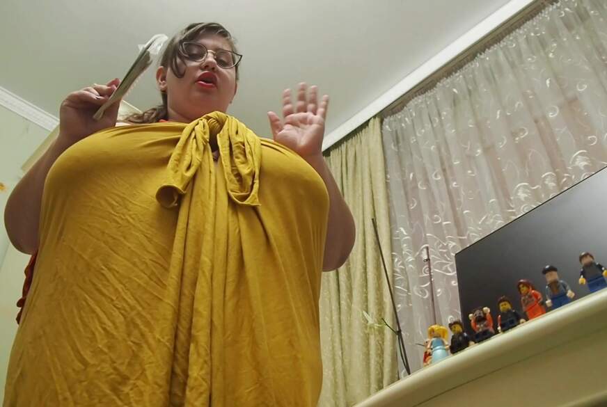 NinaDoll: Giant BBW businesswoman seducing tiny businessmans