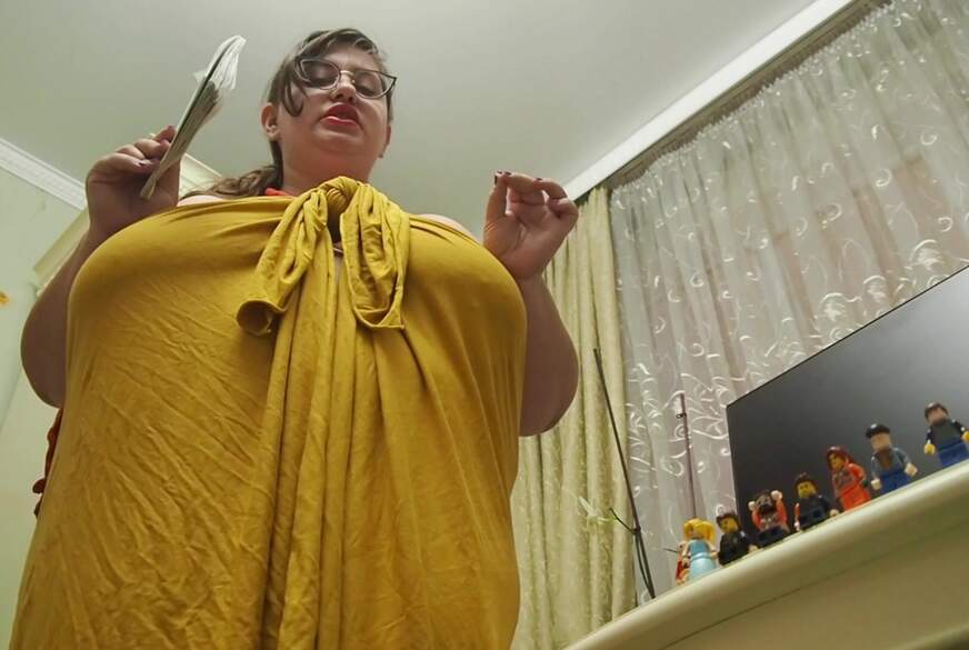 NinaDoll: Giant BBW businesswoman seducing tiny businessmans