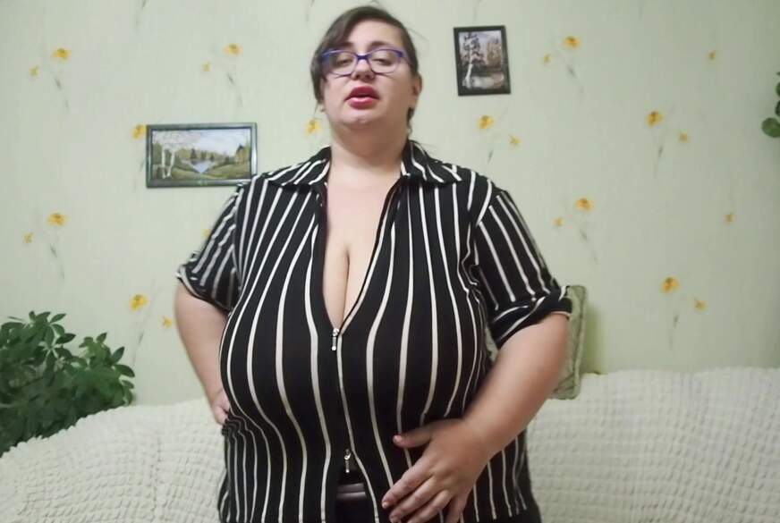 NinaDoll: tease you with my deep cleavage Look how much power I got