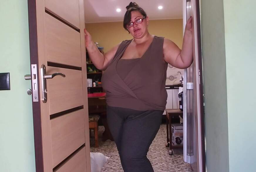 NinaDoll: crazy boob shaking and boob bouncing clap sound