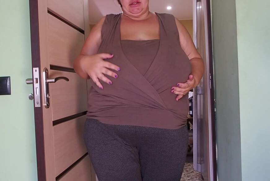 NinaDoll: crazy boob shaking and boob bouncing clap sound