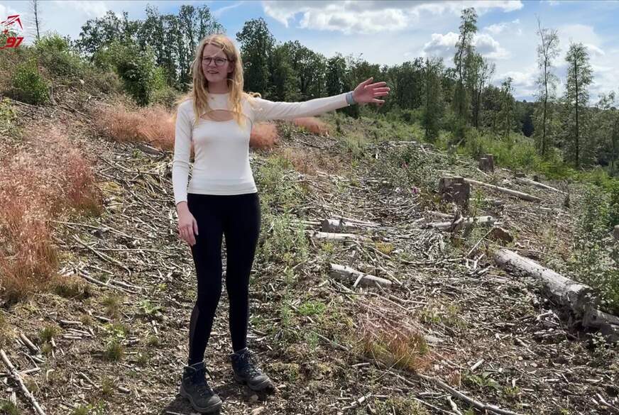 Bikergirl-97: Outdoor P**s bei Wanderung mit geilem Ausblick!