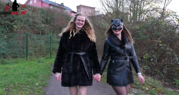 Geiler Doppelp**s von 2 n**sen F***en am Fluss