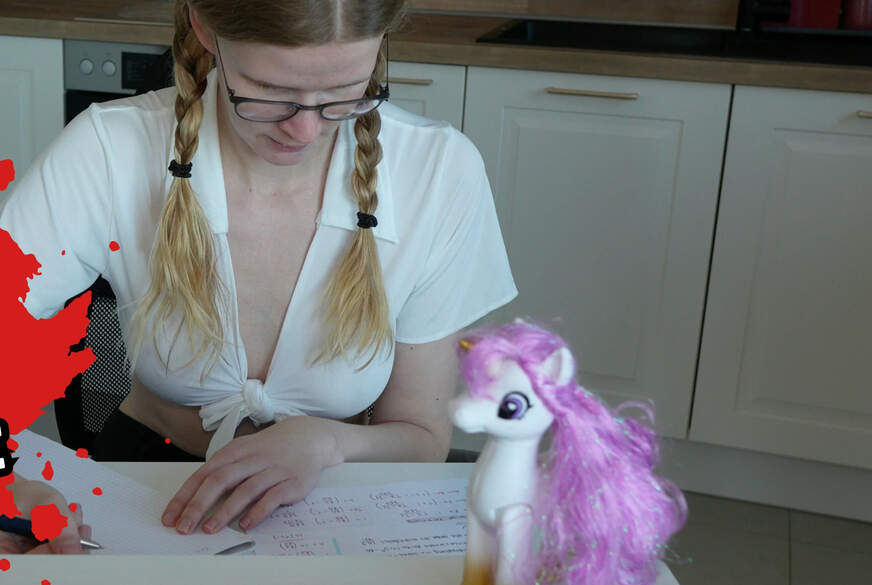 Wenn das mein Prof. erfährt! Geile Hausaufgaben! von Bikergirl-97