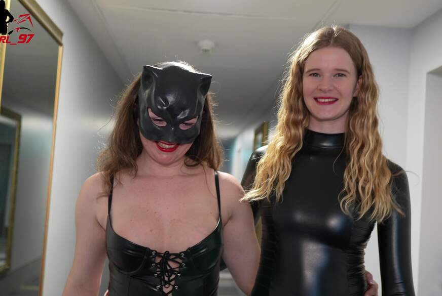 Zwei voll B**sen für Charly! Jetzt muss er alles schlucken! von Bikergirl-97