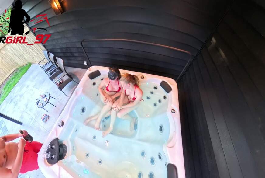 T**ns lassen nicht nur den Champagner k*****n! Zwei volle Tee von Bikergirl-97