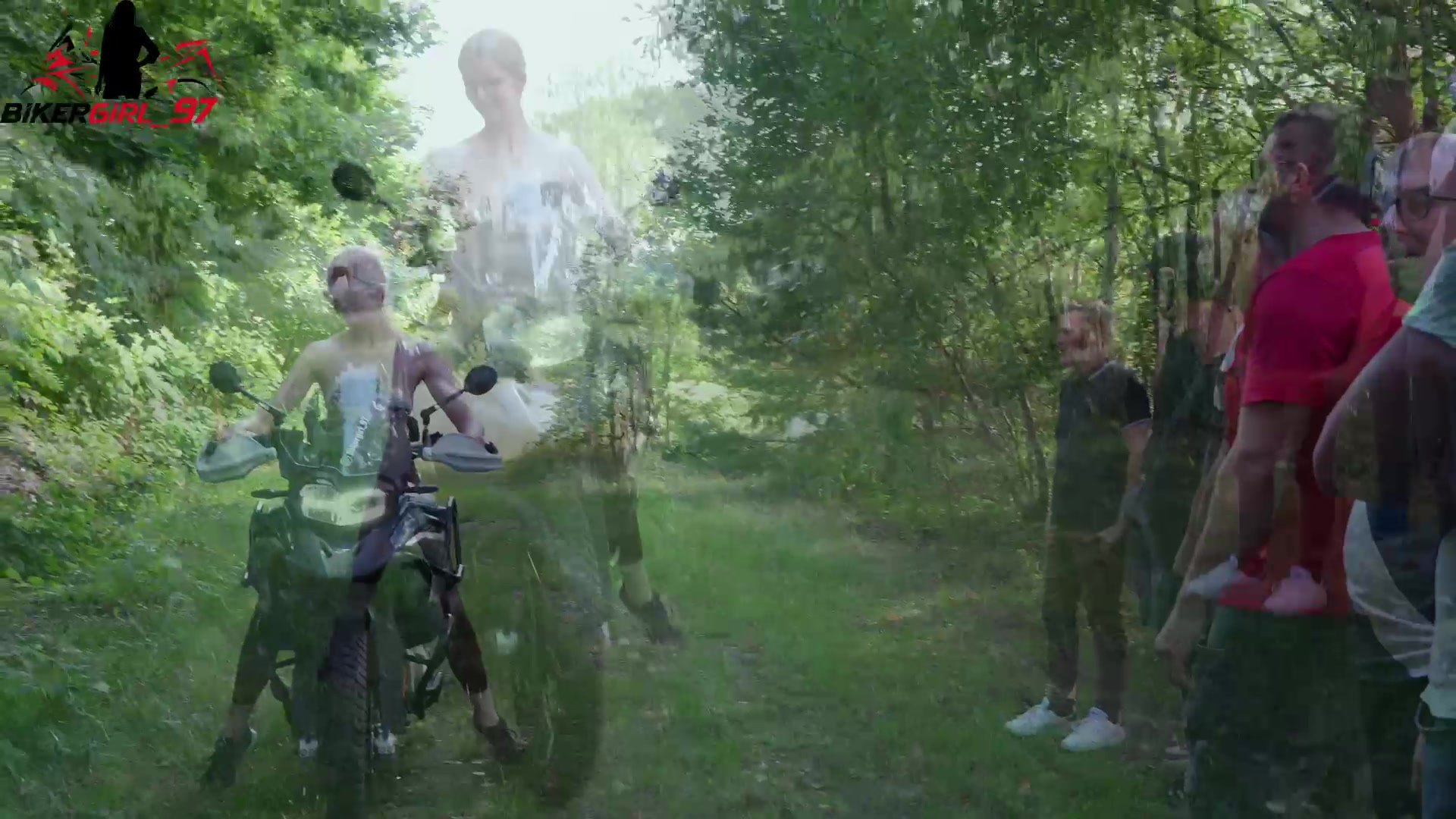 Na da habe ich den Jungs doch gleich mal zu Beginn so richtig eingeheizt oder?^^ Ich bin Oberkörperfrei an den Jungs vorbei gefahren und das hat sie schon so richtig geil gemacht! 

Und als ich dann bei Ihnen anhielt, waren sie schon gleich total geil auf mich! Ich war an meinem Bike umkreist von geilen Schwänzen. Das ist genau das, worauf ich so richtig stehe. 

Und dann haben die geilen Ficker mich so heftig mit ihrer geilen Ficksahne zugekleistert. Ich war von oben bis unten vollgespritzt.
Auf diese Momente hat sich mein Cuckie Sklave total gefreut. Er durfte mir immer wieder auf meinen Befehl hin das Sperma ablecken! 

Und ich wurde immer wieder schön voll gespritzt. Die Jungs haben immer wieder aufs neue Ihr geiles Sperma aus den Eiern raus gewichst. 

Die letzte Ladung wurde mir geil in den Mund gespritzt. Das habe ich dann auch direkt meinem Cuckie so in den Mund reingerotzt! 

Beim nächsten Dreh sind es ja hoffentlich noch mal ein Paar Jungs mehr! ^^