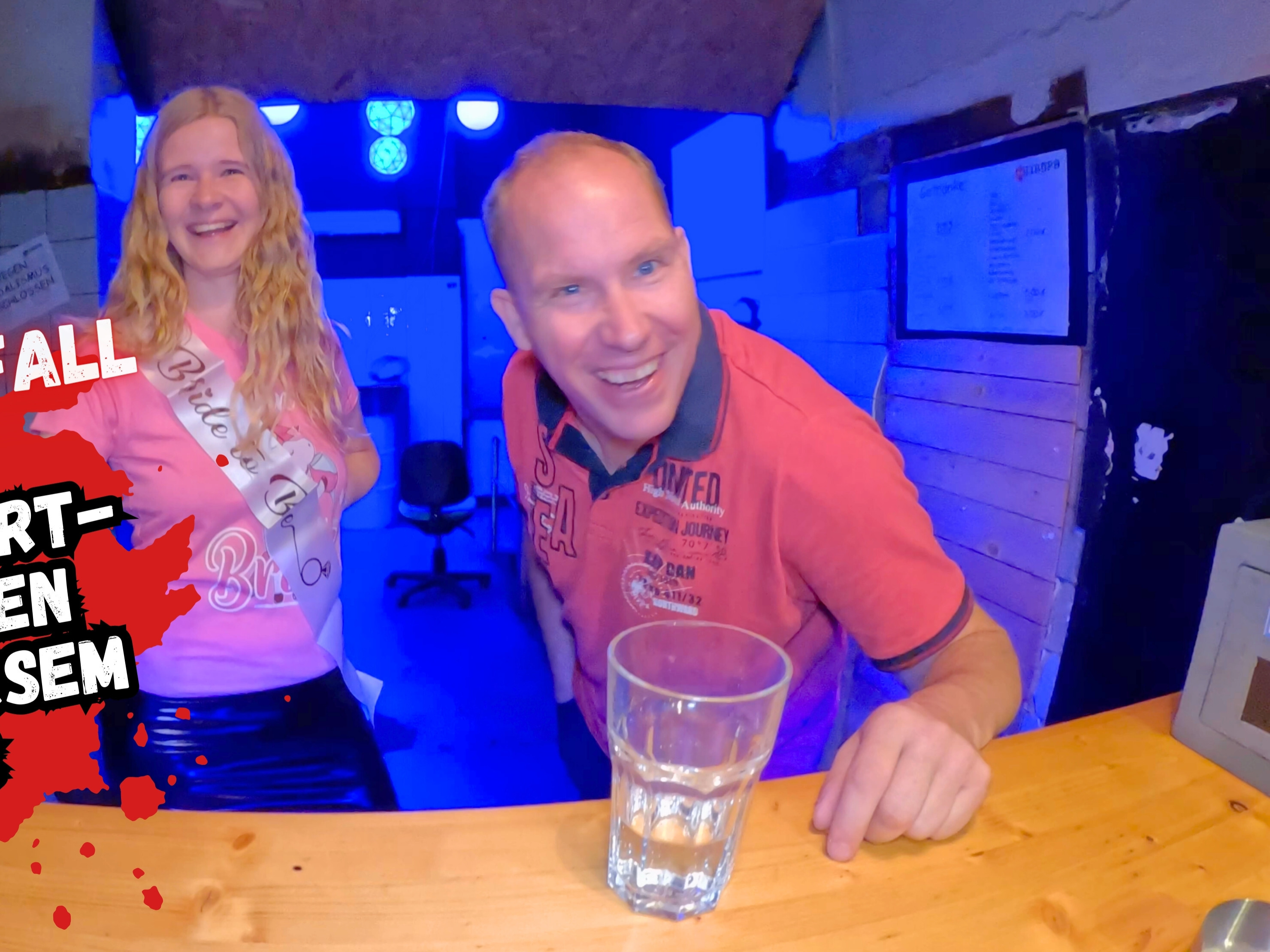 Ich habe auf meinem Junggeslinnen Abschied meine Mädels verloren. Und dann traf ich an der Bar den Barkeeper und einen wirklich netten Mann. Die wollten den Laden gerade zu machen. Doch ich habe an meinem Junggeslinnenabschied doch noch garnicht Fremdgefickt! Das geht doch garnicht!

Natürlich habe ich mir dann die beiden Herren geschnappt und die Schwänze hart geblasen! Dann wurde ich so richtig geil auf dem Barhocker weggefickt! *-*
 Direkt an der Theke!
Danach habe ich ihn mitten auf dem Boden Abgeritten und bin richtig geil mehrfach gekommen! Doch das Kondom blieb am Ende vollgespritzt in meiner Fotze stecken! OMG! 

Danach hat mich der nächste Typ abgefickt und am Ende hat er mir geil ins Maul reingespritzt.
So waren 2 Löcher schön mit Fremdsperma gefüllt, als ich dann nach Hause ging!