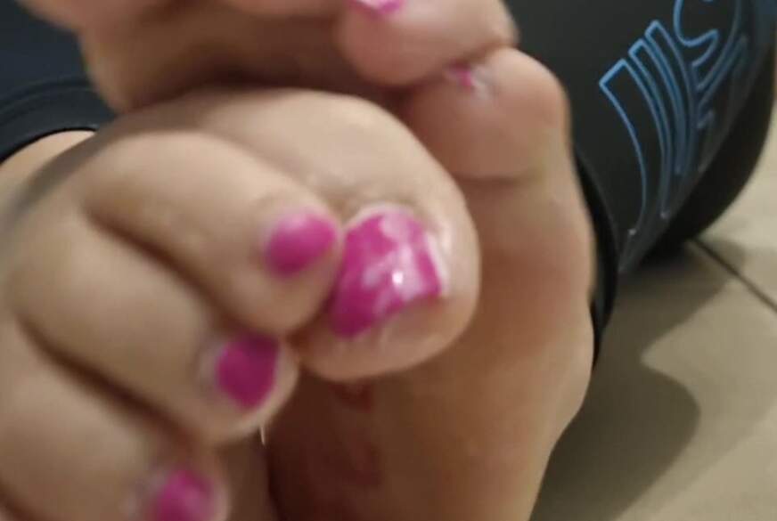 JennyFeet: Eingeölte Jennyfüsse!