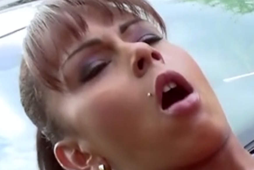 Outdoor Parkplatzf**k auf der Motorhaube! von Alexandra-Pink