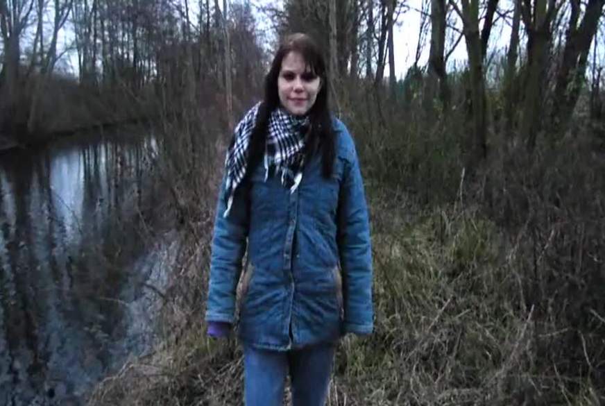 dringend p****n am bach von Dirty-Sindy pic1