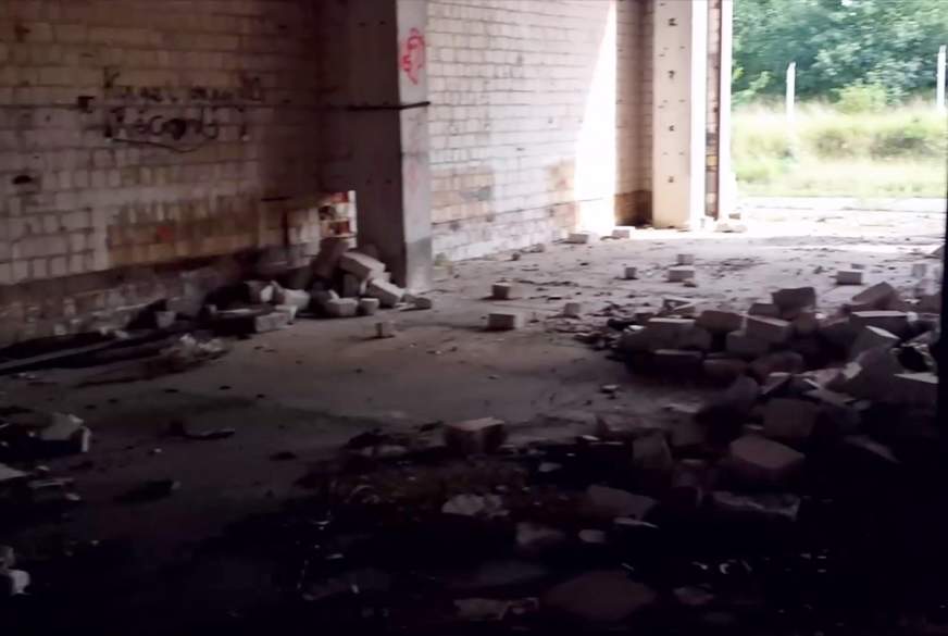 Dreister Outdoor-B**wjob beim Zirkus von AshleeCox pic3