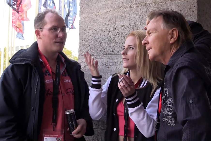 AshleeCox: Venus Extrem-f**k im LKW