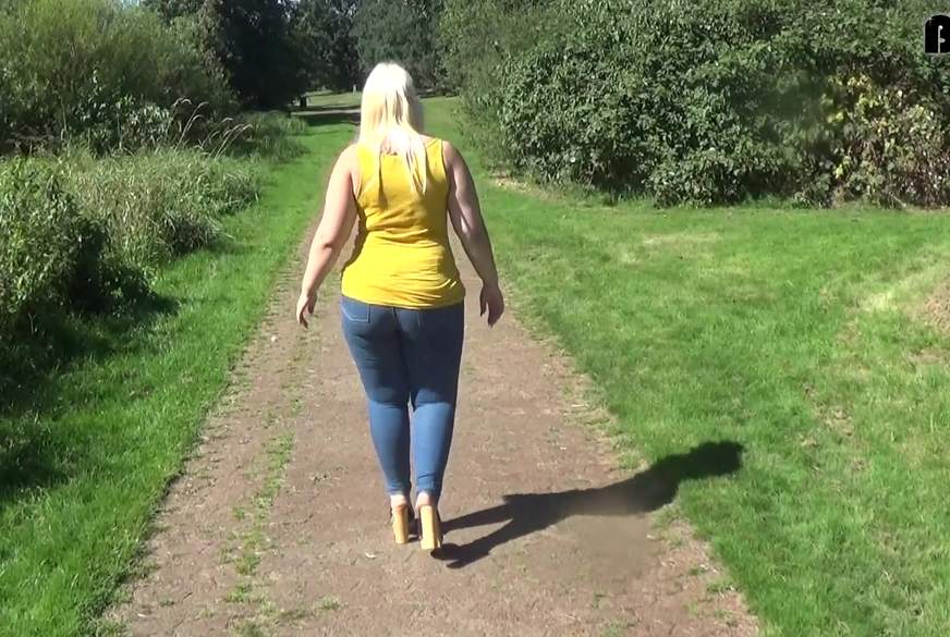 Public F**k n B**w in Clogs und Jeans von MariellaSun pic2