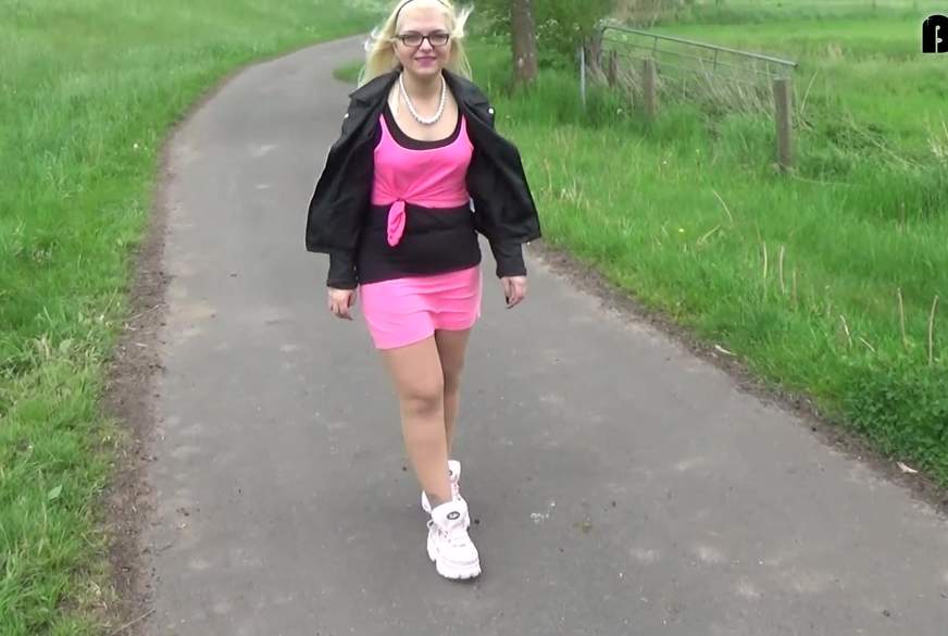 Outdoor B**wjob mit S****awalk! von MariellaSun pic1