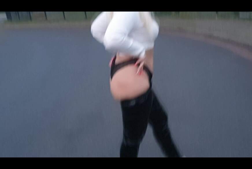 MariellaSun: Outdoor W*********!