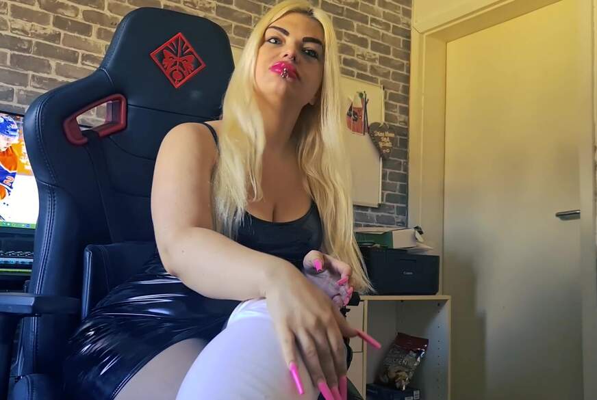 MariellaSun: Die Büros******e!