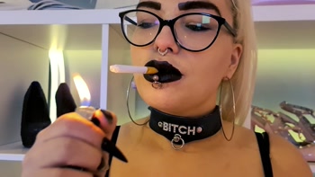 Gothic Smoking B**wjob!
