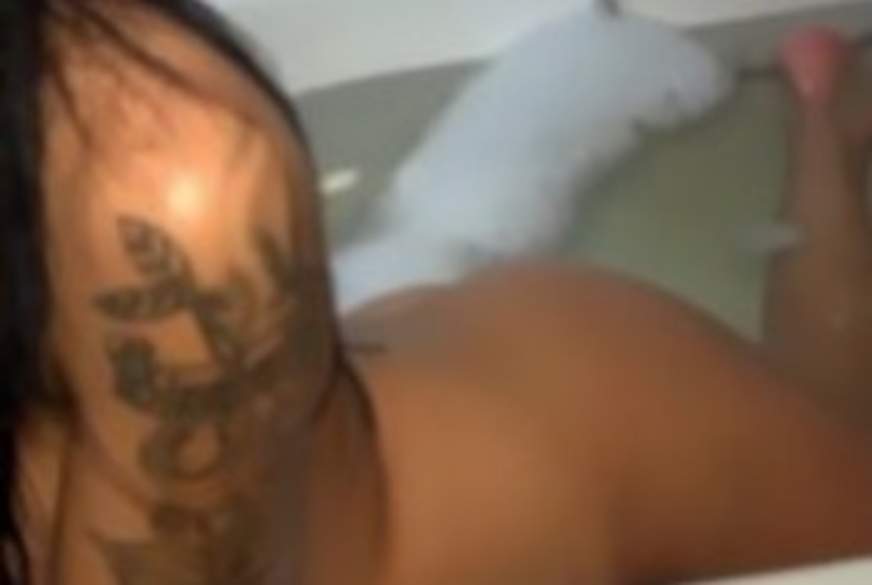 Sina-Bonita: A**ler Bade-c******e