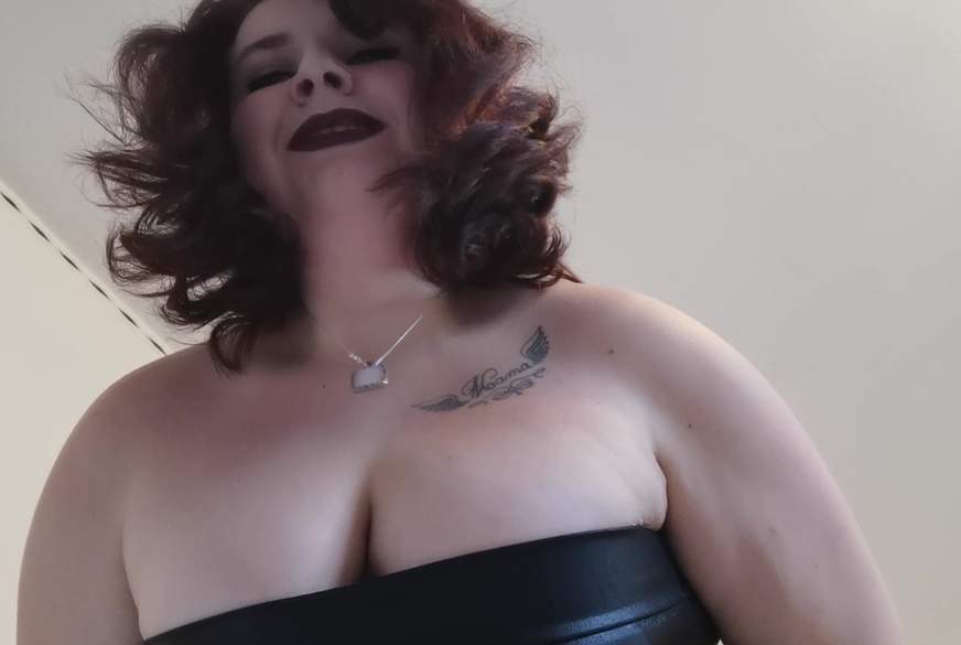 Unter meinem göttlichen Hintern fixiert! von CashladyJacky pic4