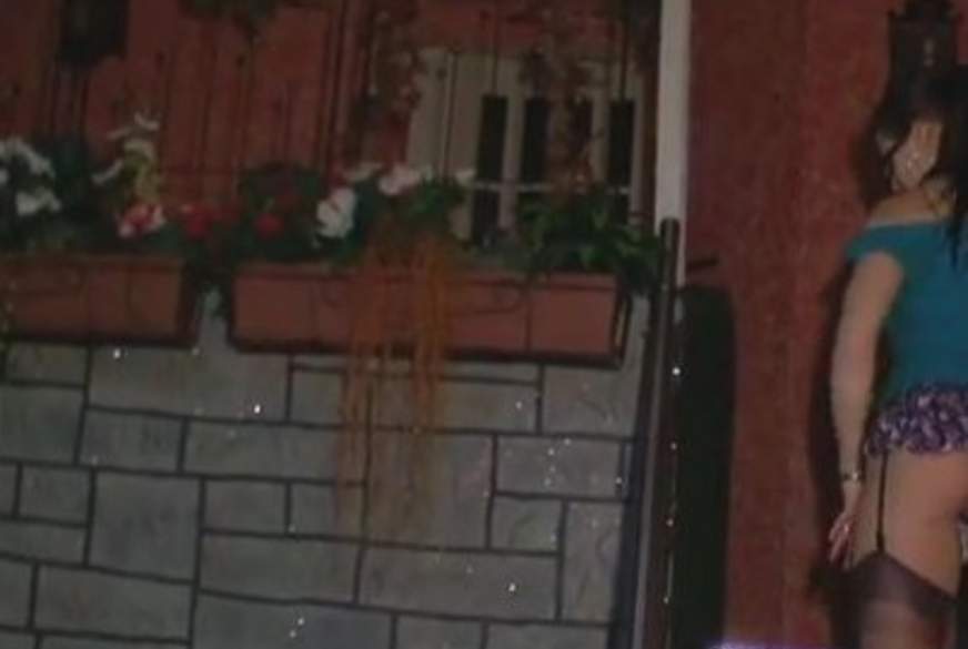 Upskirt in S***psen und echten Nylons von sexy-engel pic3