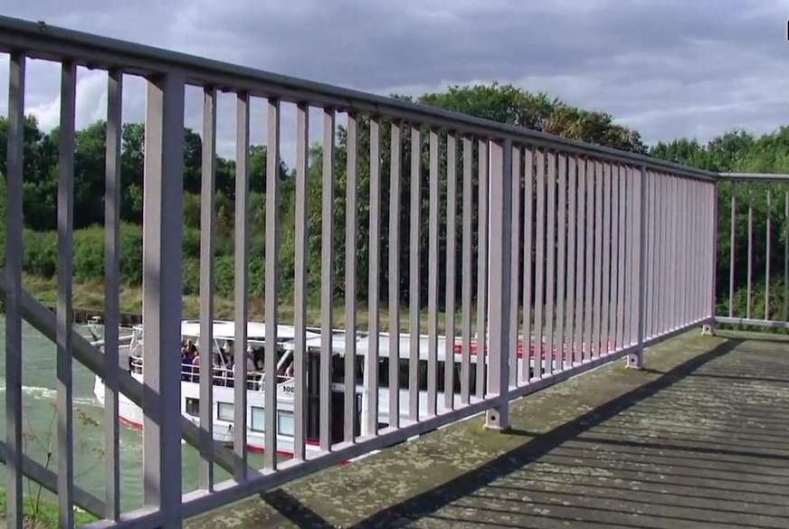 F***enpräsentation auf der Brücke von sexy-engel pic4