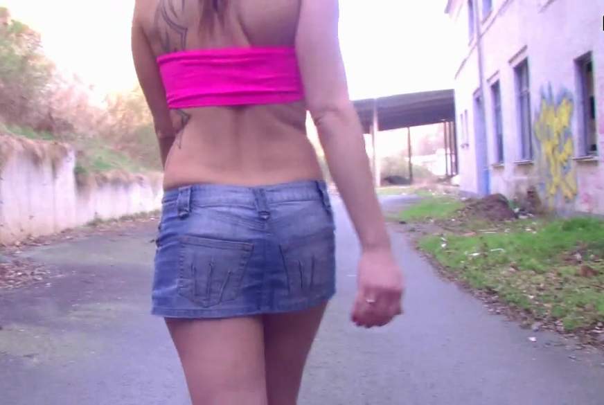 Heels Walk im Jeans-Mini von sexy-engel pic4