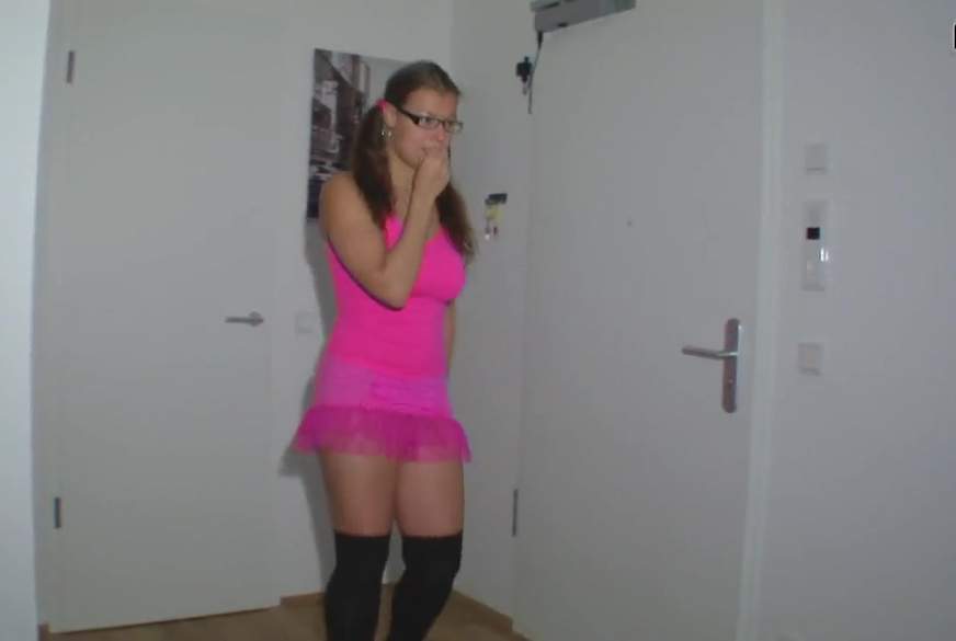 Muttis Lover in den R***en g*****t von sexy-engel pic1