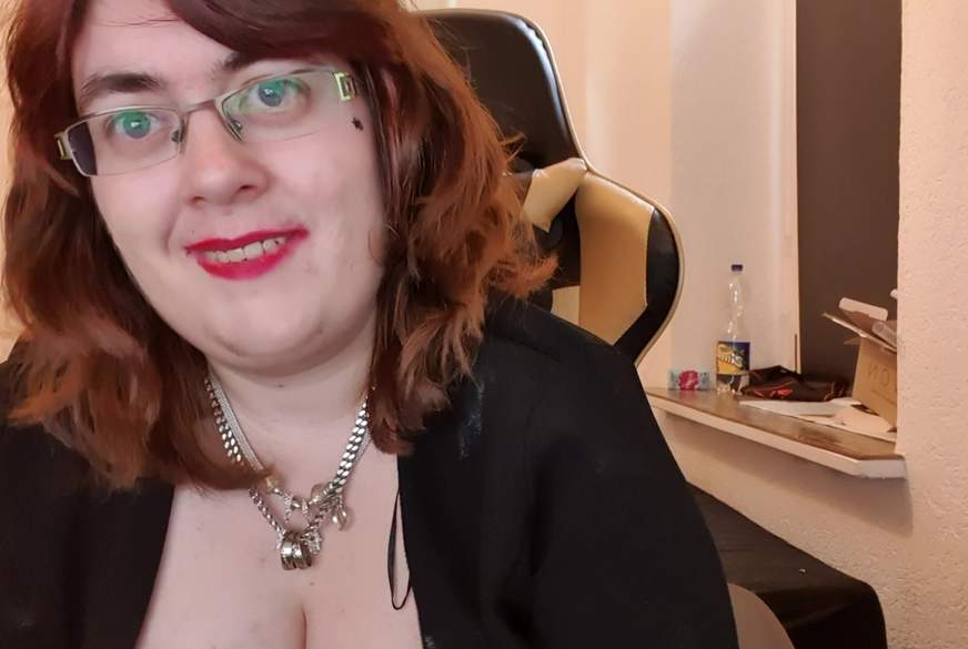 xXLuderXx3: F***enlippen mit rotem Lippenstift