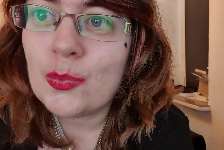 xXLuderXx3: F***enlippen mit rotem Lippenstift